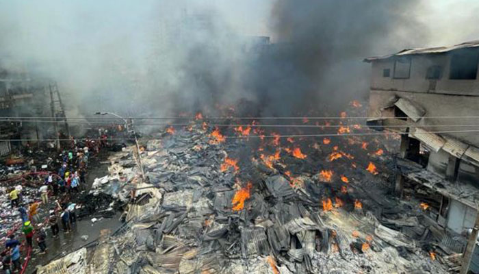 বঙ্গবাজারে আগুন: ক্ষতিগ্রস্ত ব্যবসায়ীদের সহায়তায় ব্যাংক হিসাব চালু