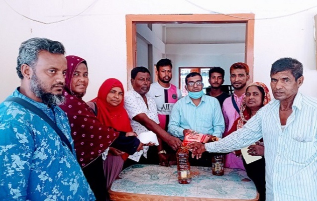 নওগাঁর আত্রাই উপজেলায় টিসিবির পণ্য বিক্রি শুরুl