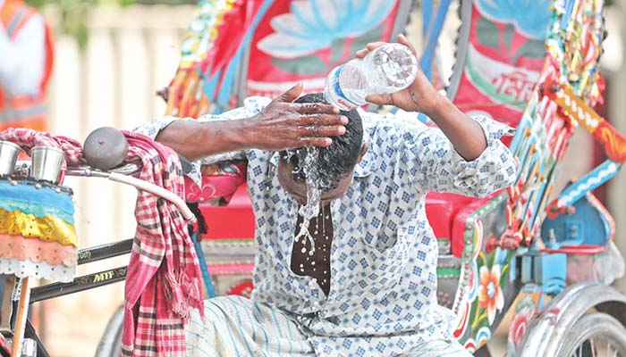 তাপমাত্রা কমলেও গরমের অস্বস্তি কাটছে না