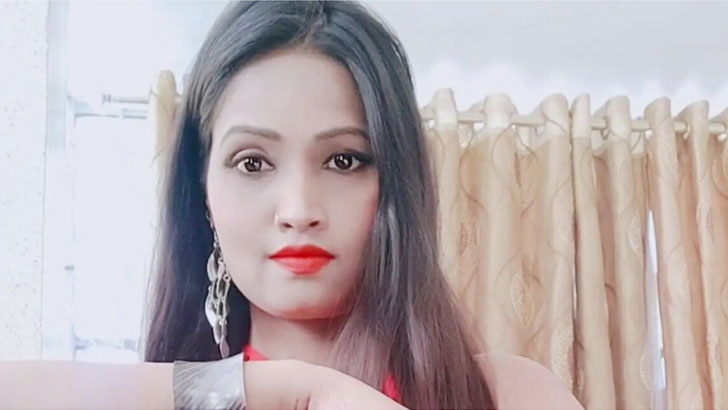হোটেলে হাতেনাতে ধরা পড়লেন অভিনেত্রী