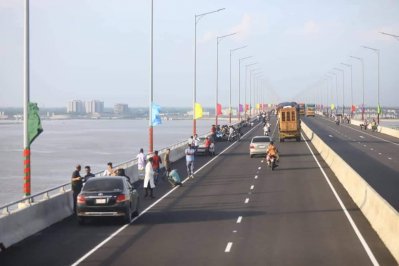 এক বছরে পদ্মা সেতুতে টোল আদায় ৮০০ কোটি টাকারও বেশি।