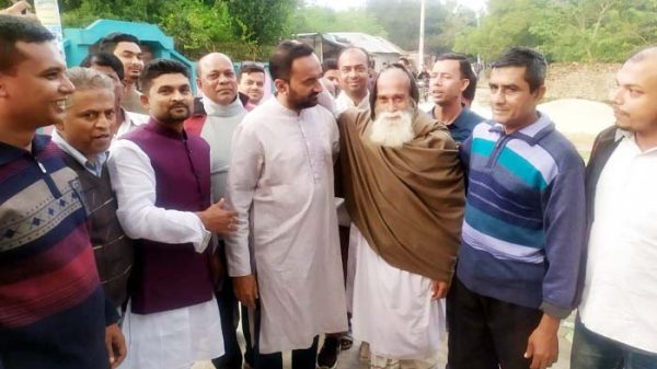কুষ্টিয়া সদরের স্বতন্ত্র প্রার্থী পারভেজ আনোয়ার তনুর শুভেচ্ছা বিনিময়
