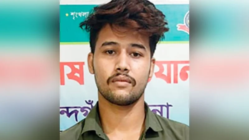 পুলিশকে গুলি করে পালানো ‘ছোট সাজ্জাদ’ গ্রেপ্তার