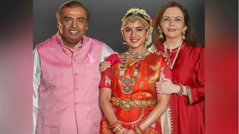 মা হচ্ছেন রাধিকা, দাদা হচ্ছেন আম্বানি