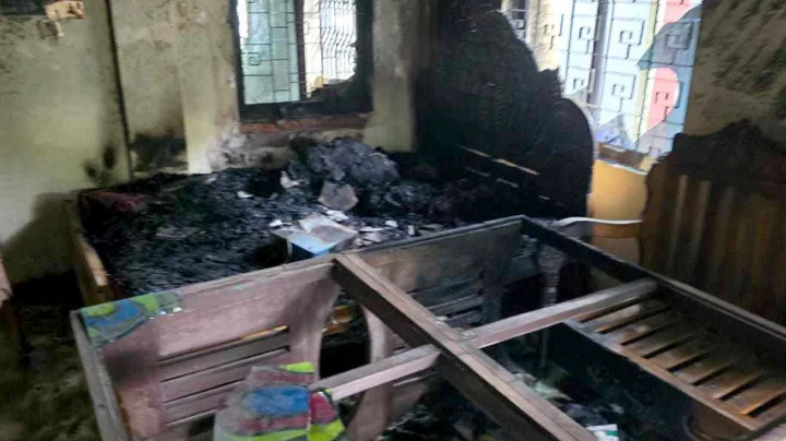 চৌদ্দগ্রামে মুক্তিযোদ্ধার বাড়িতে ভাঙচুরের পর অগ্নিসংযোগ