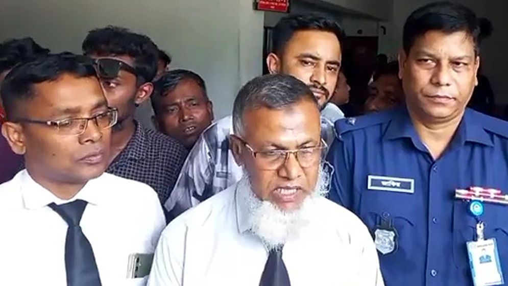 আছিয়া ধর্ষণ-হত্যা: ঢামেকের ২ চিকিৎসকের বিরুদ্ধে পরোয়ানা প্রস্তুত