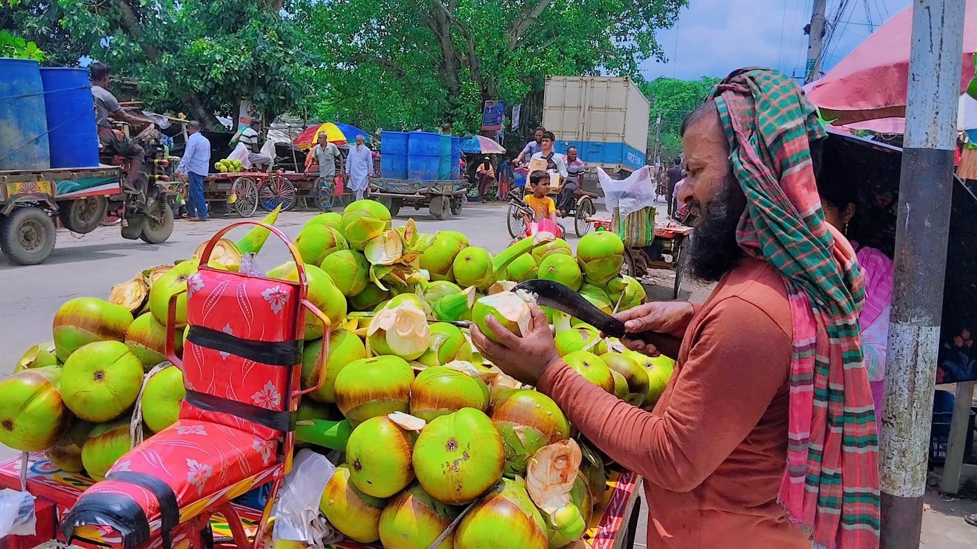 গরমে স্বস্তি আনে সুস্বাদু তালের শাঁস