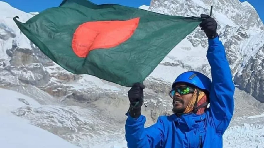 ৮৪ দিন হেঁটে কক্সবাজার থেকে এভারেস্টচূড়ায় শাকিল