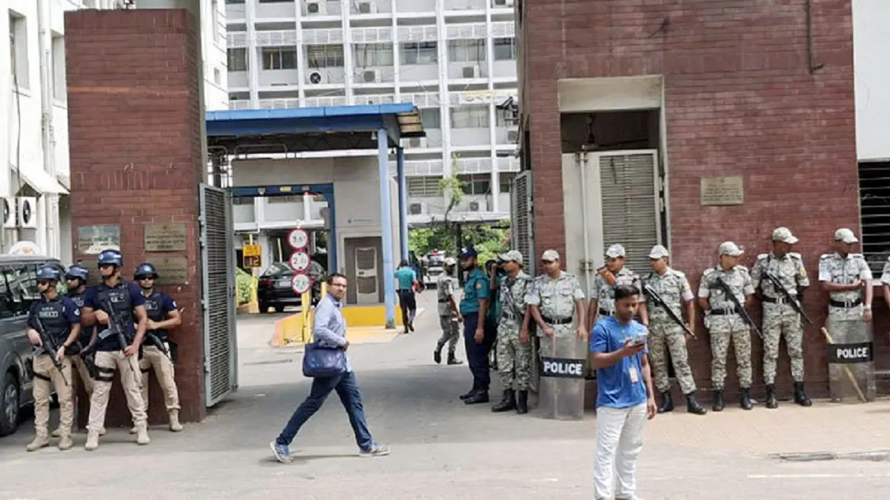 সচিবালয়ে কঠোর নিরাপত্তা জোরদার, ঢুকতে পারেননি সাংবাদিকরা