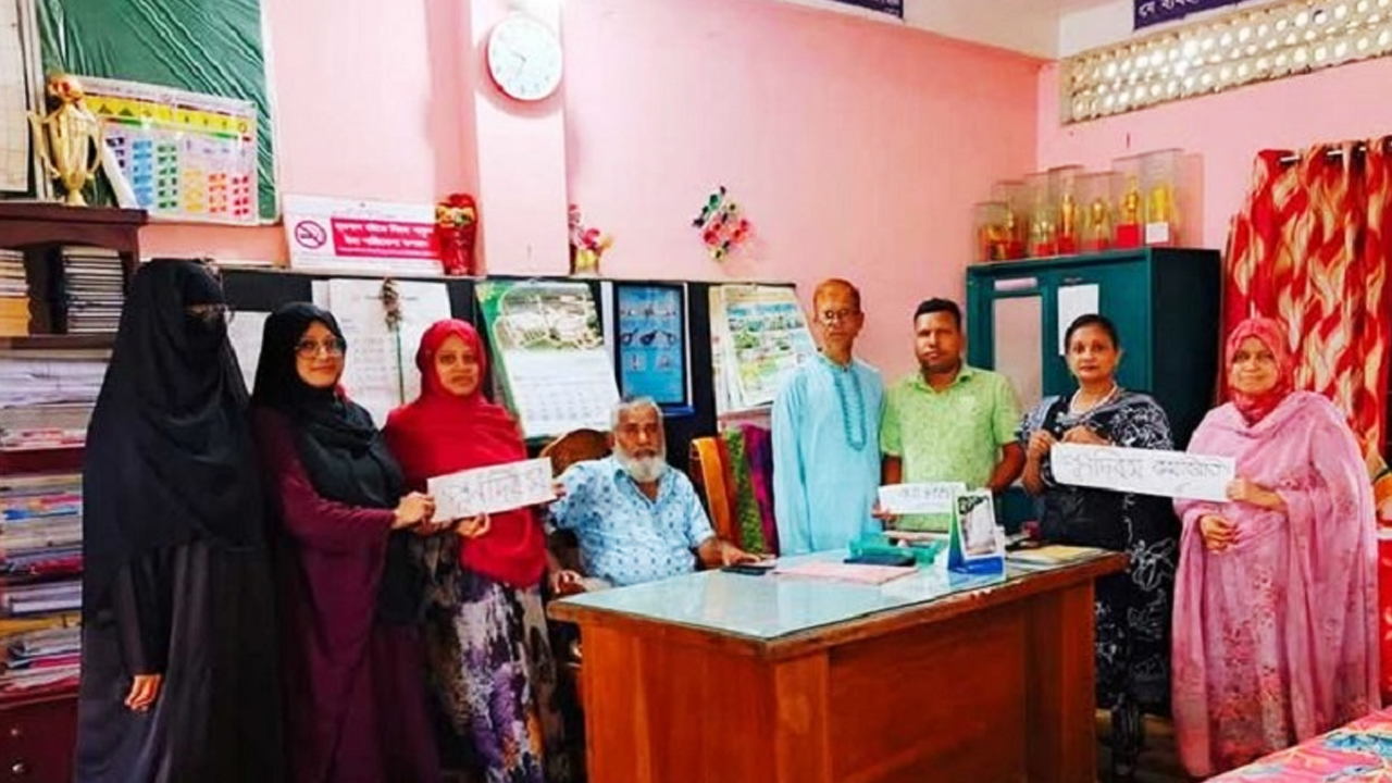 এক মাসের জন্য কর্মবিরতি স্থগিত প্রাথমিক শিক্ষকদের