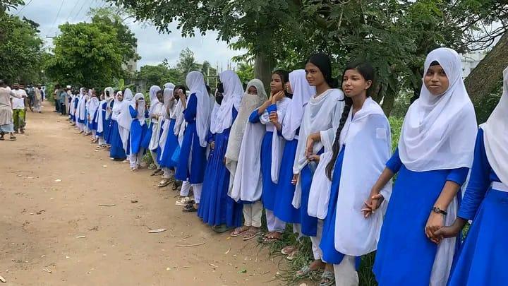 স্বাধীনতার ৫৪ বছর পরেও এ সিরাজদিখানের অবহেলিত জনপদ চান্দের চর-খাসকান্দী।