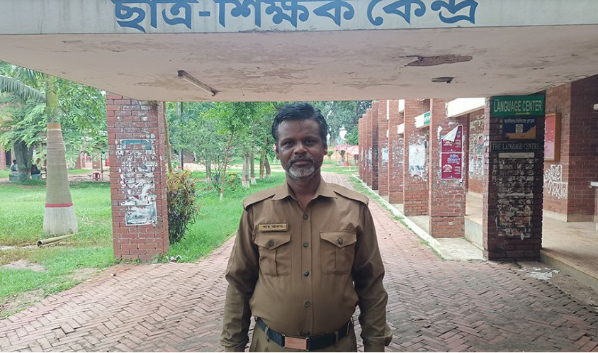 ‘স্বপ্ন যাবে বাড়ি আমার’, হয় না সত্যি সবার