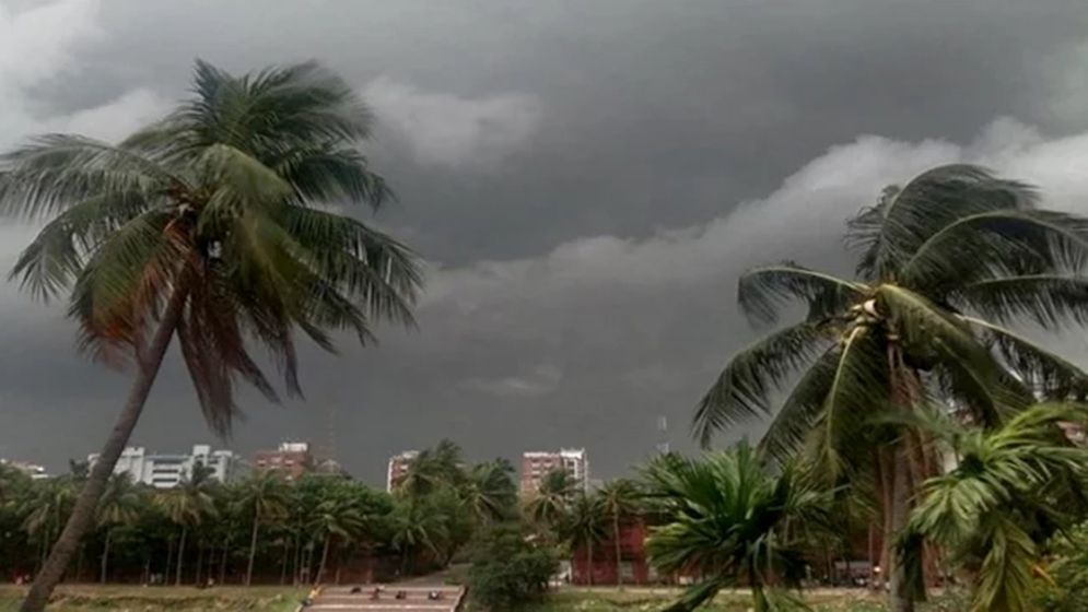 দুপুর ১টার মধ্যে যে ১২ জেলায় ঝড়বৃষ্টির শঙ্কা