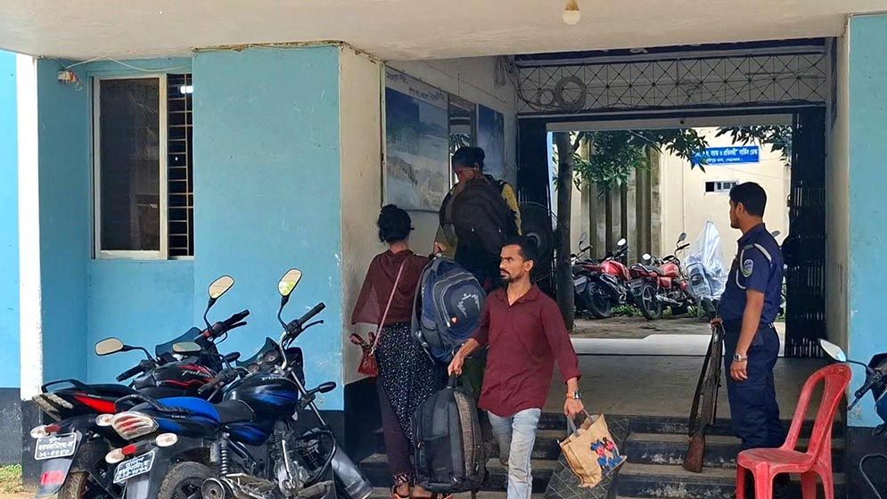 ভারত থেকে তিন বাংলাদেশি হস্তান্তর