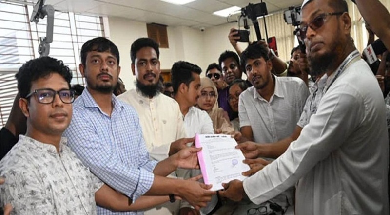 ট্রাকভরে কাগজপত্র নিয়ে ইসিতে এনসিপি