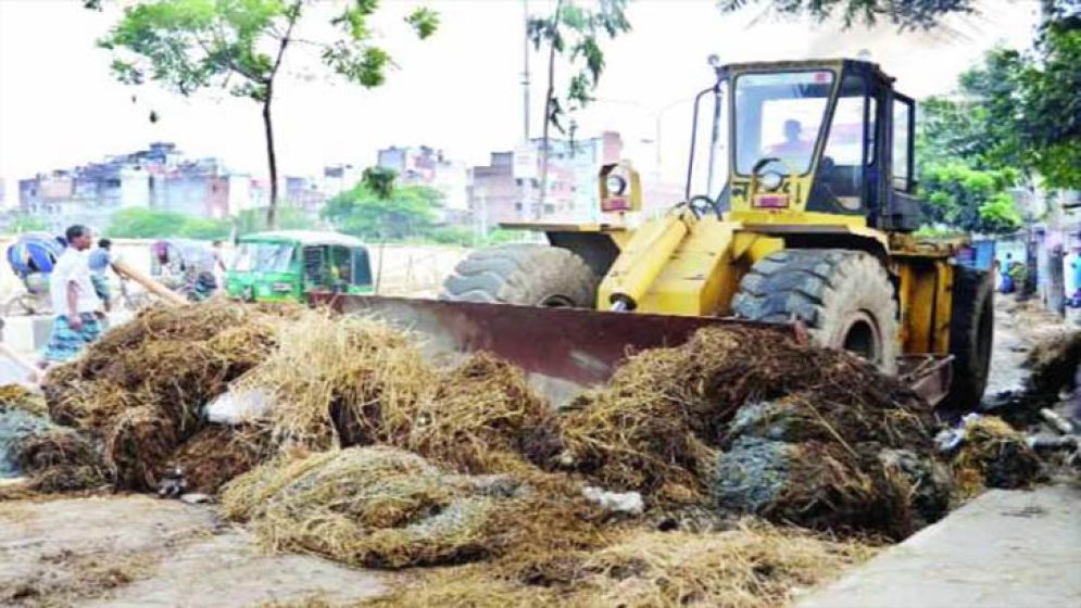 প্রস্তুত ২০ হাজার কর্মী, কুরবানির বর্জ্য দিনেই সরাতে চায় ঢাকার দুই সিটি