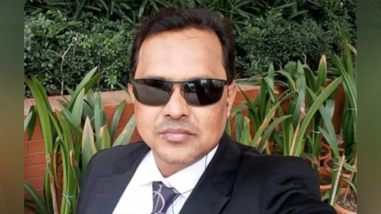 স্ত্রীকে ভিডিও কলে রেখে জীবনের ইতি টানলেন খলিলুর