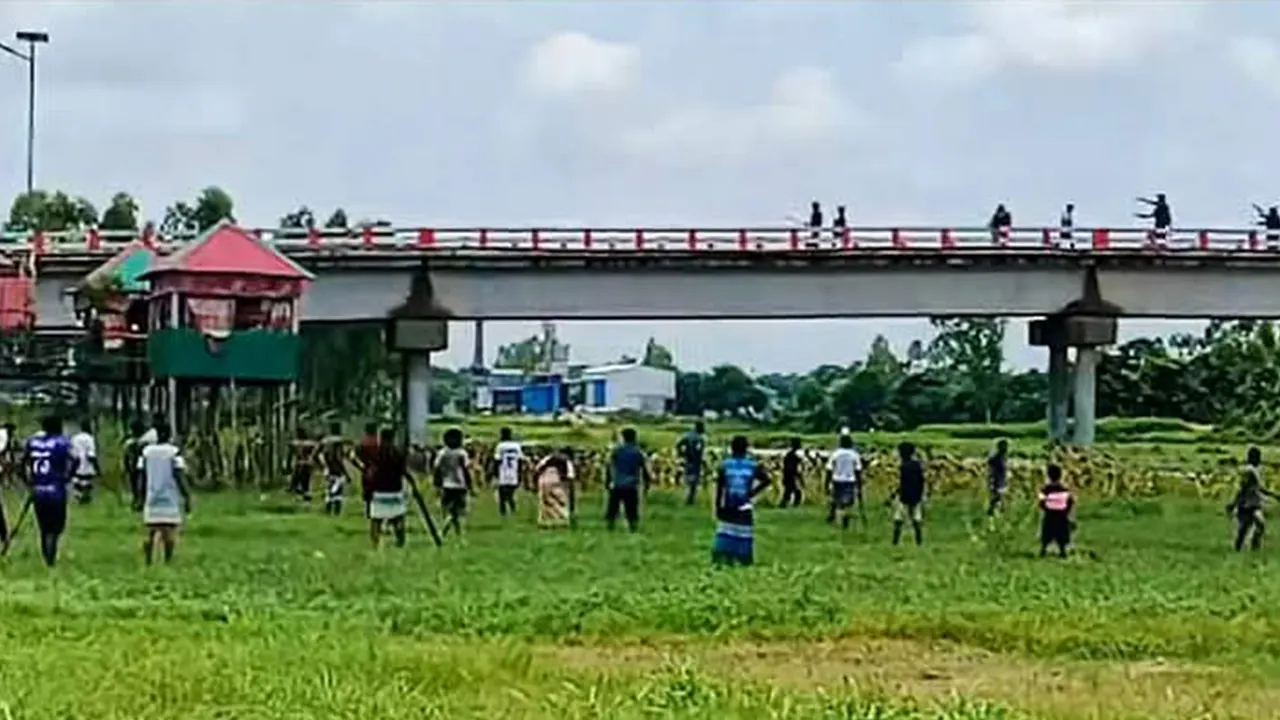 ফুটবল খেলাকে কেন্দ্র করে দুই গ্রামবাসীর সংঘর্ষ, নিহত ১