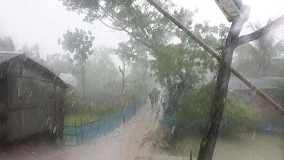 দুপুরের মধ্যে ঢাকাসহ যেসব জেলায় ঝড়বৃষ্টির আভাস