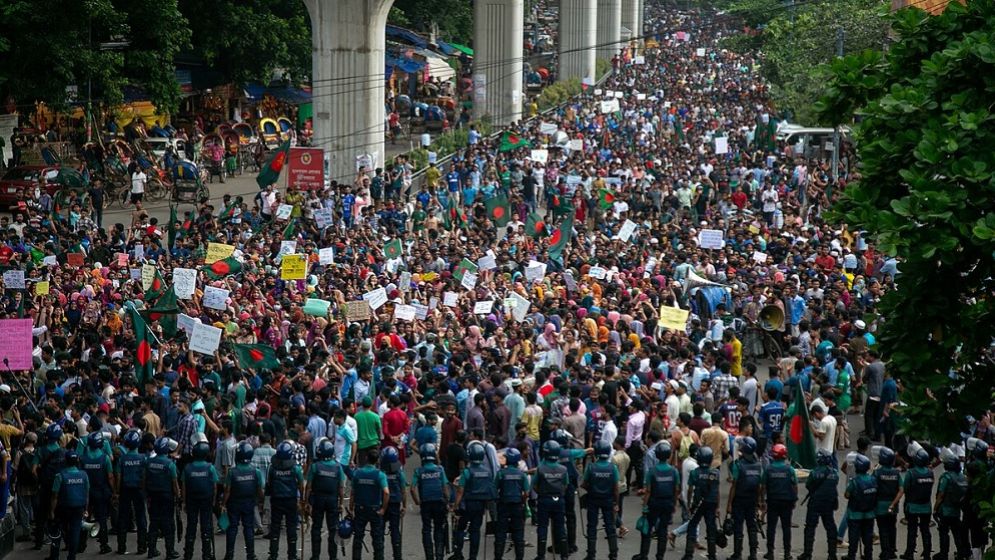 রাজপথ না ছাড়ার ঘোষণা শিক্ষার্থীদের