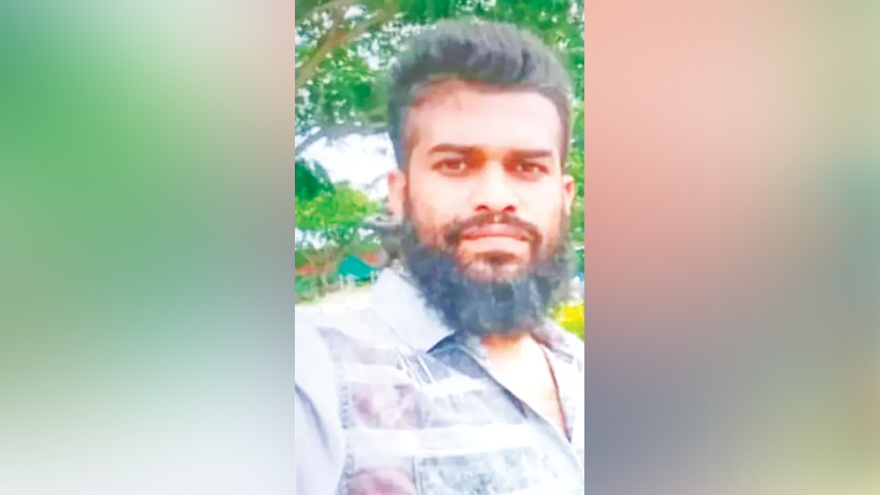হত্যার পর লাশ ঘিরে প্রকাশ্যে উল্লাস