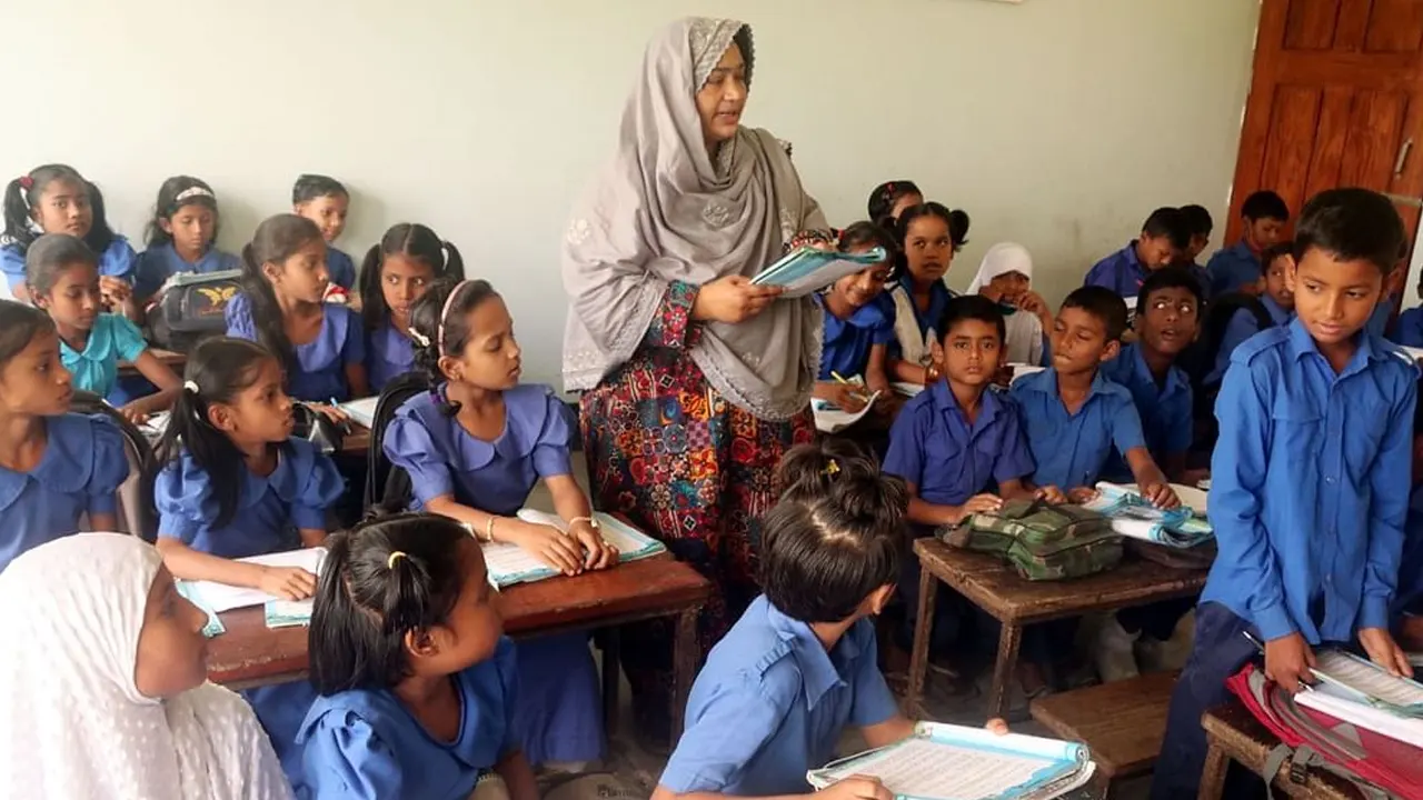 সুখবর পাচ্ছেন প্রাথমিকের ৩০ হাজার প্রধান শিক্ষক