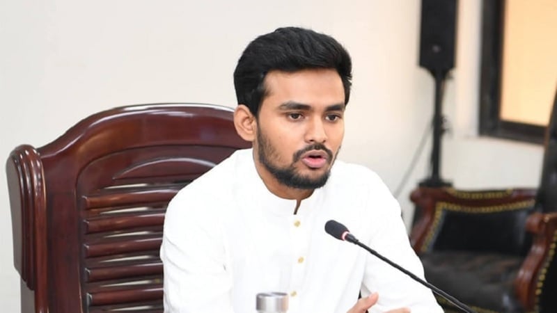 ভোরে নীলা মার্কেটে হাঁসের মাংস খেতে যান আসিফ মাহমুদ, বন্ধ থাকলে যান ওয়েস্টিনে