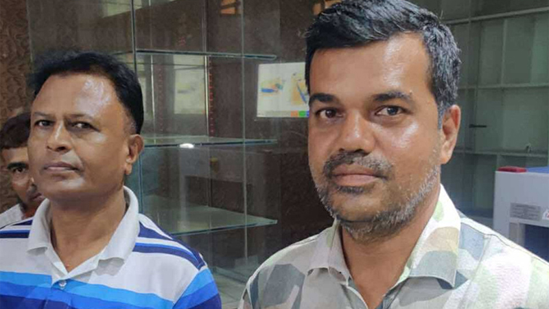 অস্ত্র নিয়ে সুপ্রিম কোর্টে প্রবেশ, বিএনপি নেতাসহ আটক ২