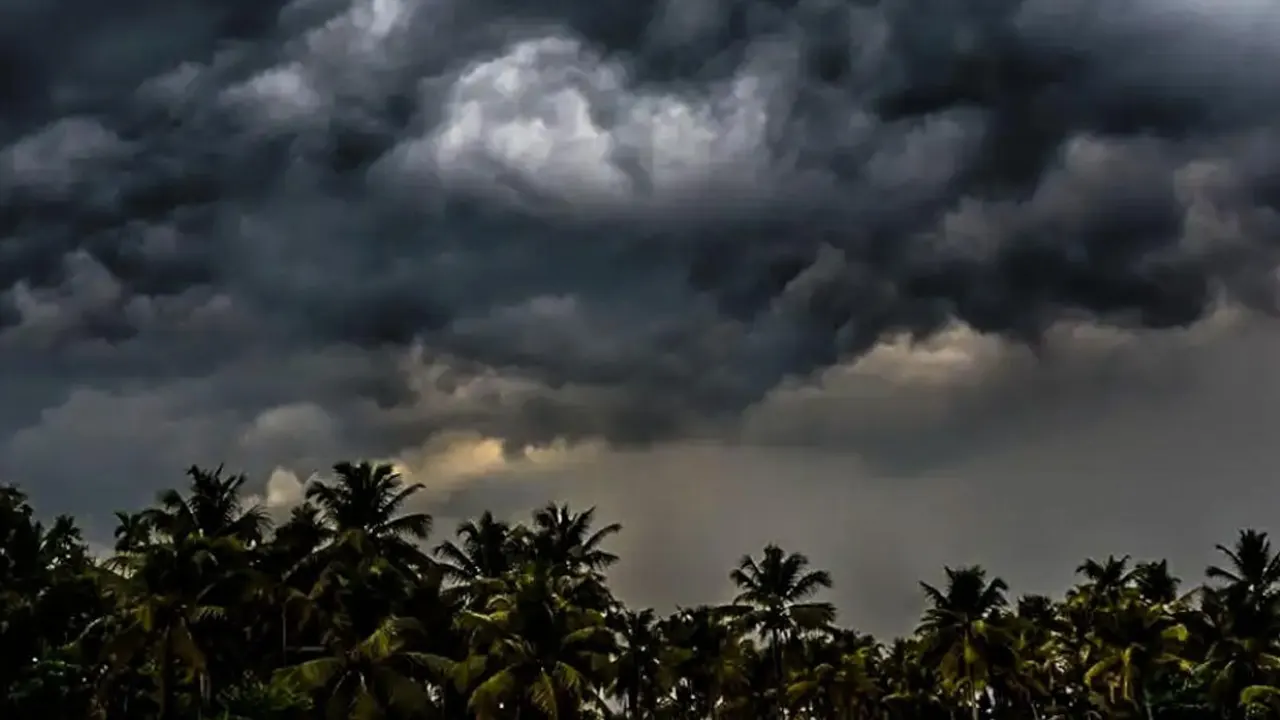 সন্ধ্যার মধ্যে ৬০ কিলোমিটার বেগে ঝড় হতে পারে যেসব অঞ্চলে