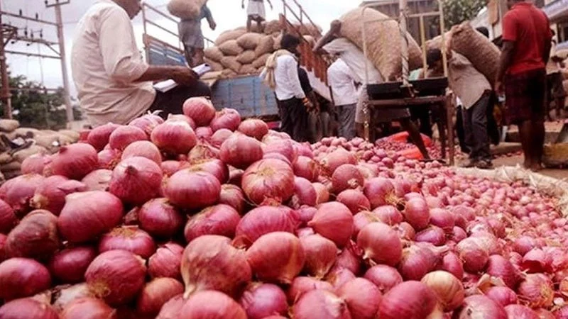 তিন দিনে পেঁয়াজের কেজিতে দাম বাড়ল ১৫ টাকা