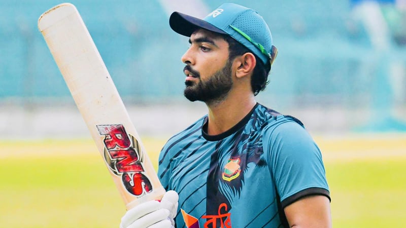 নির্বাচক লিপুর দৃষ্টিতে সাইফ একের ভিতর চার