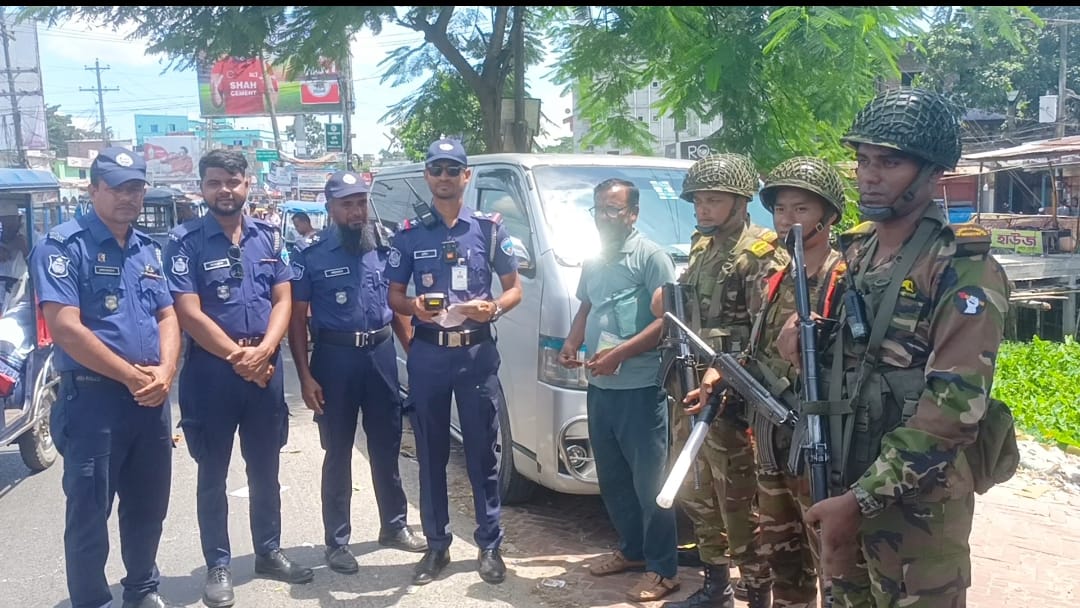চাঁদপুরে অবৈধ যানবাহনের বিরুদ্ধে  যৌথবাহিনির অভিযান