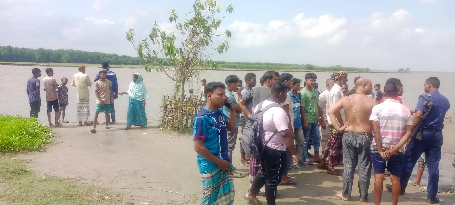 রাজশাহীতে পদ্মায় নৌকাডুবিতে মৃত্যু-১ নিখোঁজ-২