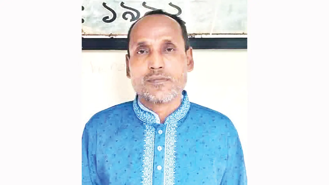৫১ বছর বয়সে রাকসুতে লড়ছেন মোর্শেদ