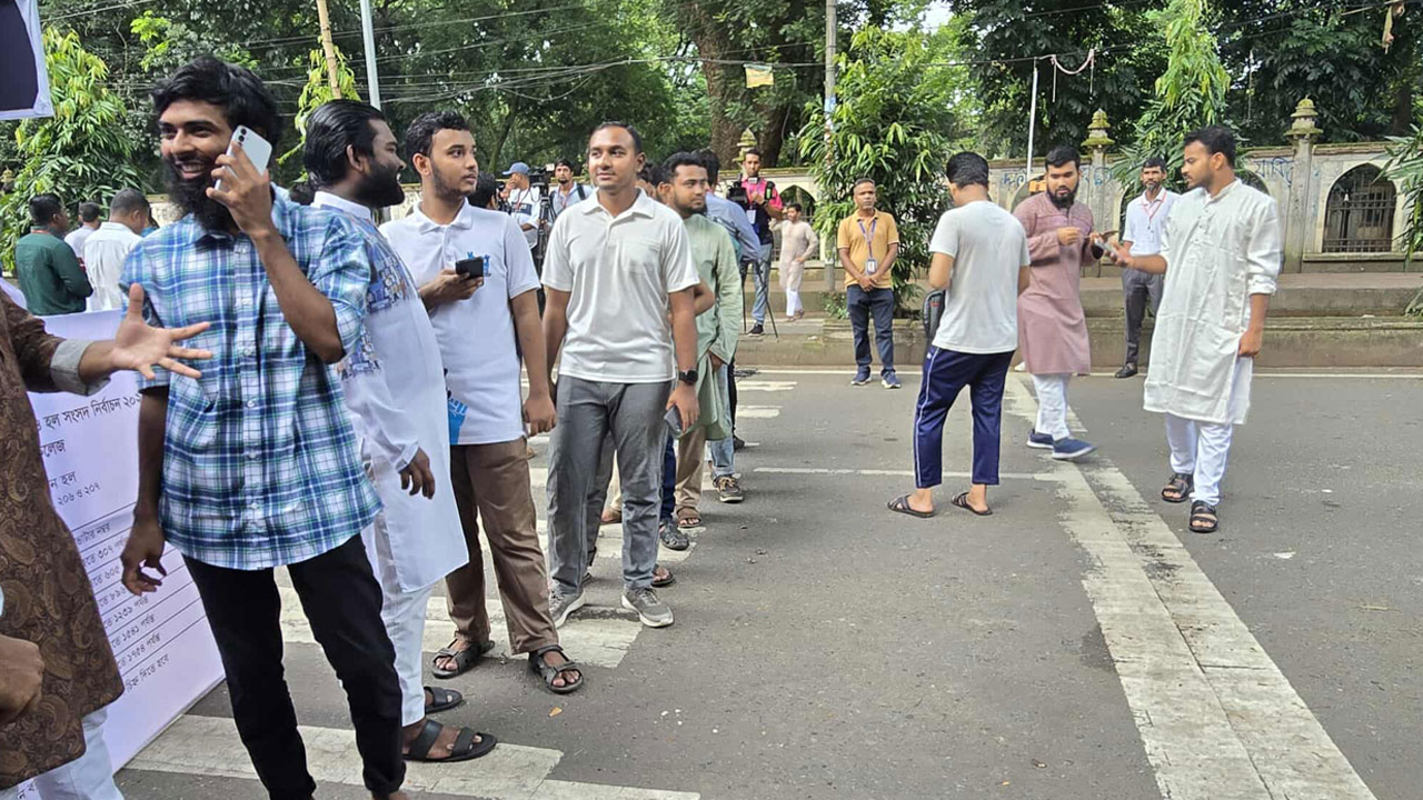 ডাকসুর ভোটগ্রহণ শেষ