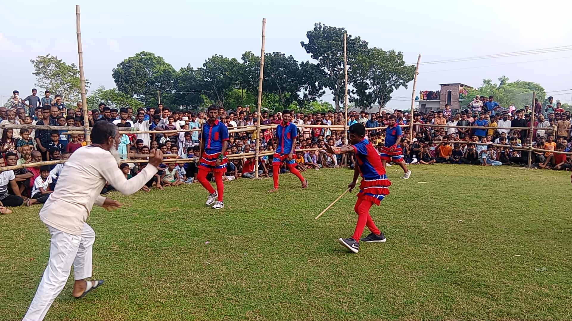 শালিখায় গ্রাম বাংলার ঐতিহ্যবাহী লাঠি খেলা অনুষ্ঠিত