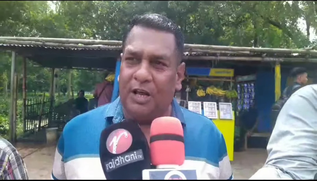 সাংবাদিকদের ওপর হামলার প্রতিবাদ ও দোষীদের গ্রেফতারের দাবিতে মানববন্ধন