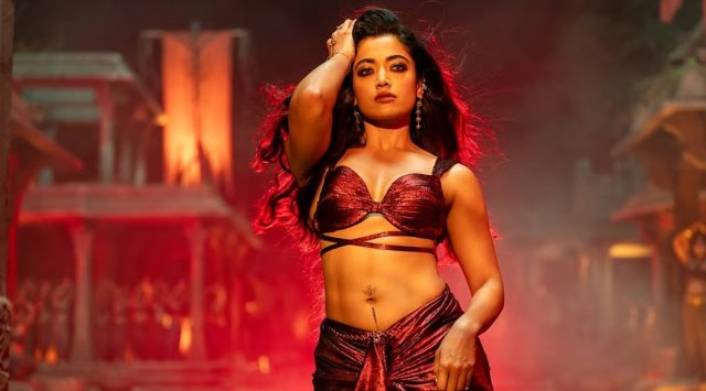 দিনে ১২ ঘণ্টা কাজ করেও ক্লান্তি নেই রাশমিকার!