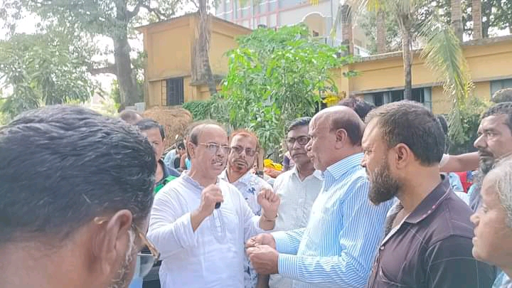 জিয়া পরিবারের পাশে থেকে জনগণের সেবা করতে চাই.নওগাঁ -৬ শেখ মোঃ রেজাউল ইসলাম রেজু