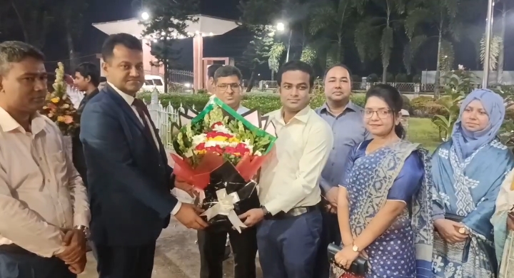 চাঁদপুরে নবাগত জেলা প্রশাসক হিসেবে নাজমুল ইসলামের যোগদান