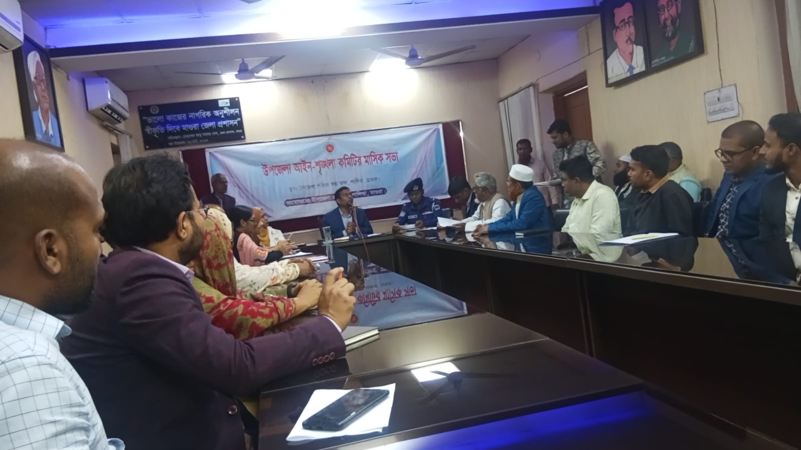 শালিখায় আইন-শৃঙ্খলা কমিটির মাসিক সভা অনুষ্ঠিত