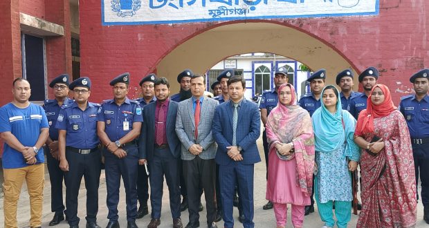 টঙ্গীবাড়ি থানা পরিদর্শন করলেন চীফ জুডিসিয়াল ম্যাজিস্ট্রেট