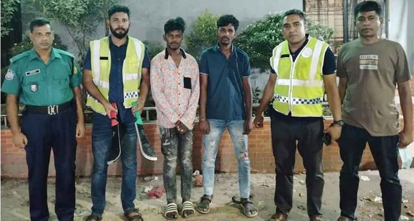 মোহাম্মদপুরে চাপাতিসহ ২ ছিনতাইকারী গ্রেপ্তার