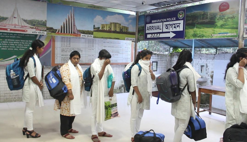 ভারতে পাচারের শিকার ৩০ জন কিশোর-কিশোরী বেনাপোলে হস্তান্তর