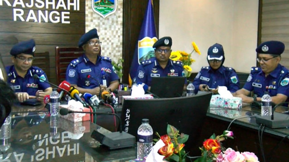 রাজশাহী রেঞ্জে অপারেশন ফার্স্ট লাইট ১১ সন্ত্রাসী গ্রুপের ৬৭ জন গ্রেপ্তার