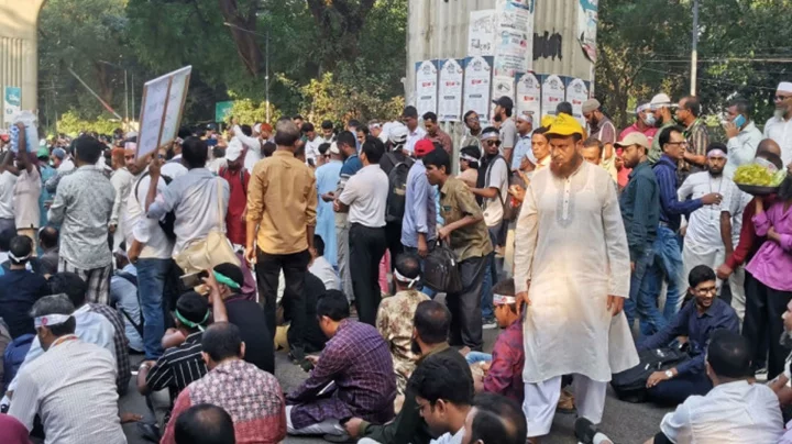 প্রাথমিক শিক্ষকদের কর্মসূচি ‘আপাতত’ স্থগিত