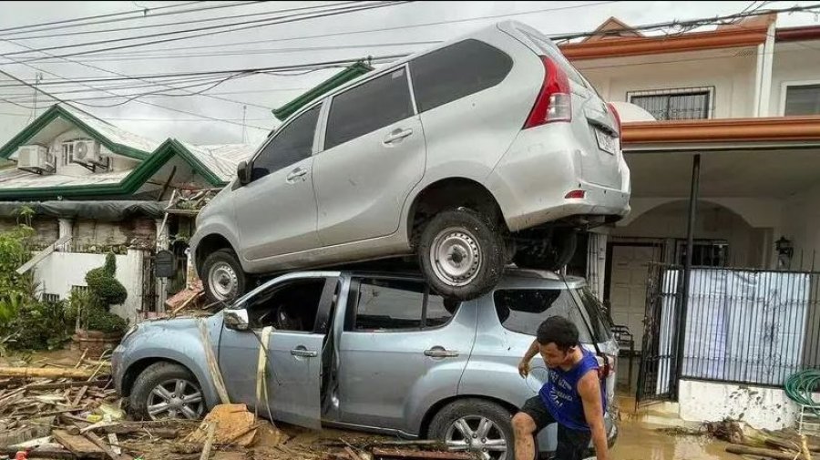 ফিলিপাইনে টাইফুন কালমেগির তাণ্ডবে ৪০ জনের প্রাণহানি