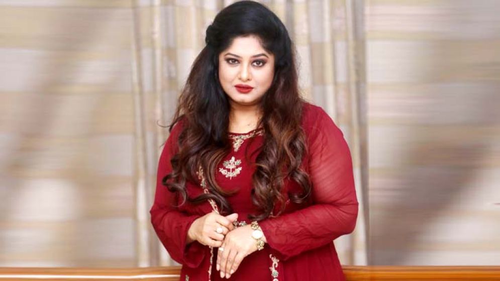 আজ প্রিয়দর্শিনী মৌসুমীর জন্মদিন, যা বললেন ওমর সানী