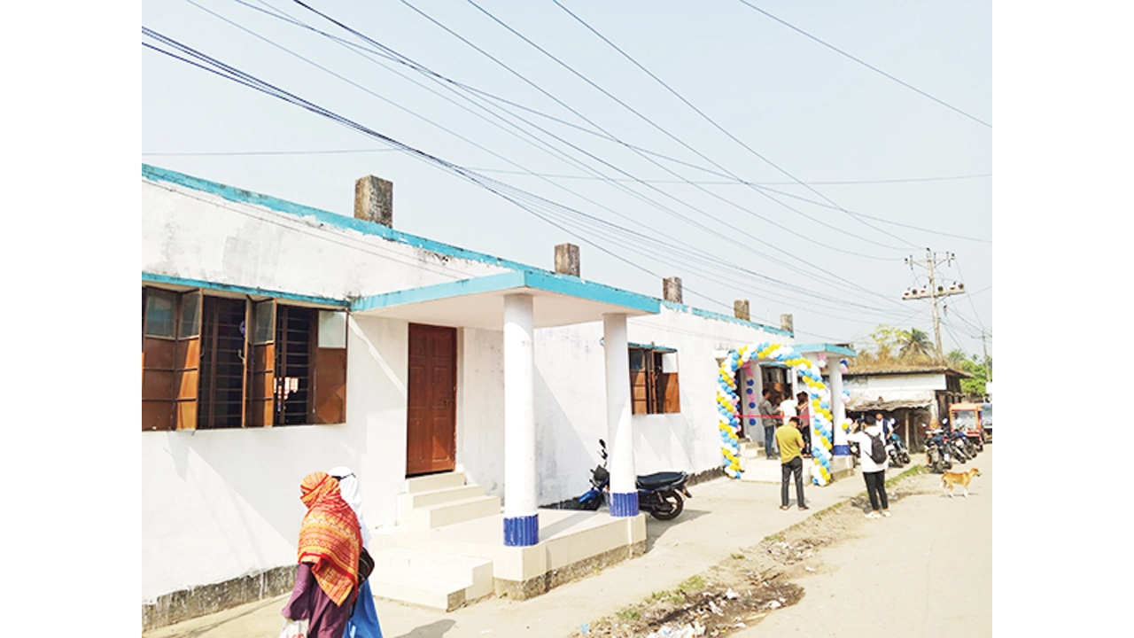 দুই যুগ পর প্রাণ ফিরেছে পাবলিক লাইব্রেরির