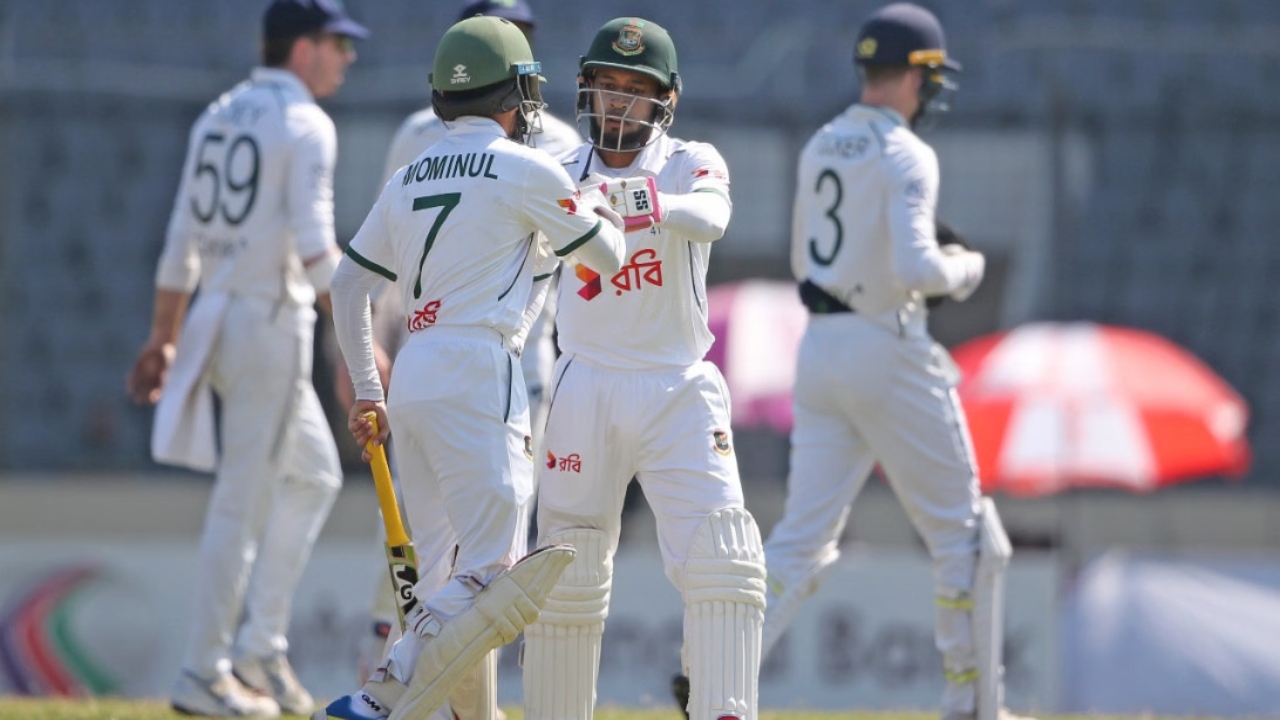৩ উইকেট হারিয়ে লাঞ্চে বাংলাদেশ